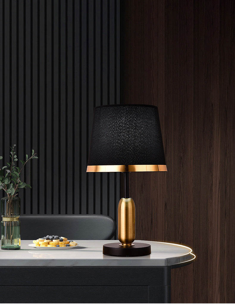 NoirBeam – Sleek Table Lamp in Gold and Black for Subtle Lighting