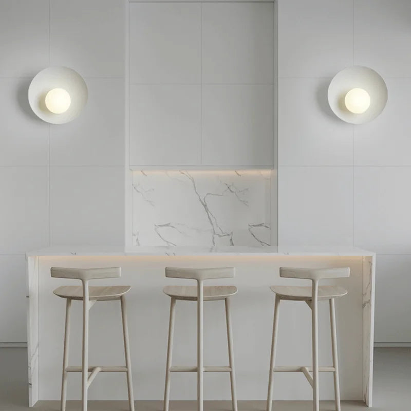 MinimalBeam – Sleek Wall Lamp with Energy-Efficient LED