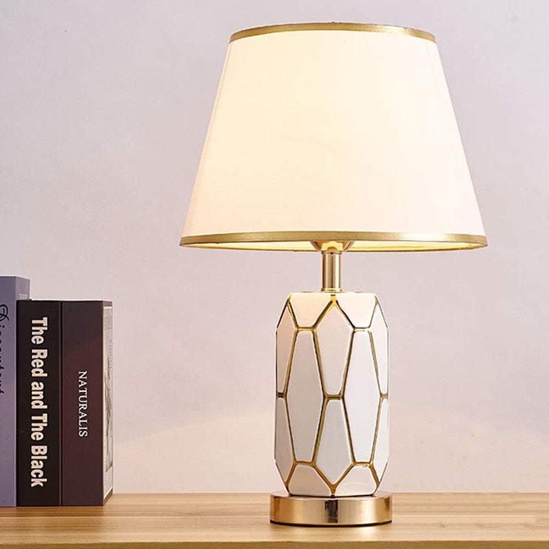 CeramiGlow – Retro Ceramic Desk Lamp for a Nostalgic Touch