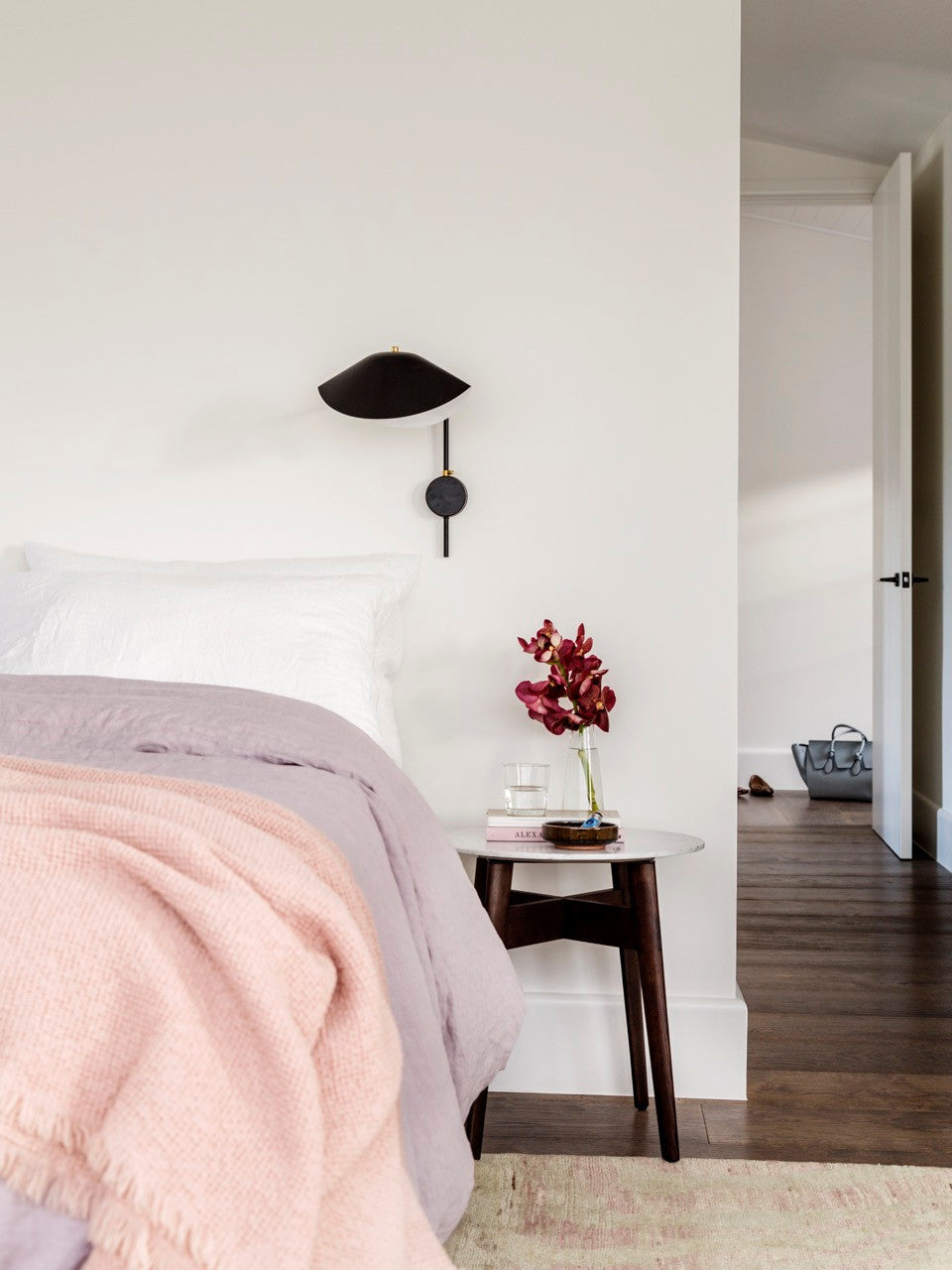 LumaFlex – Dual-Arm Wall Lamp for Flexible Lighting
