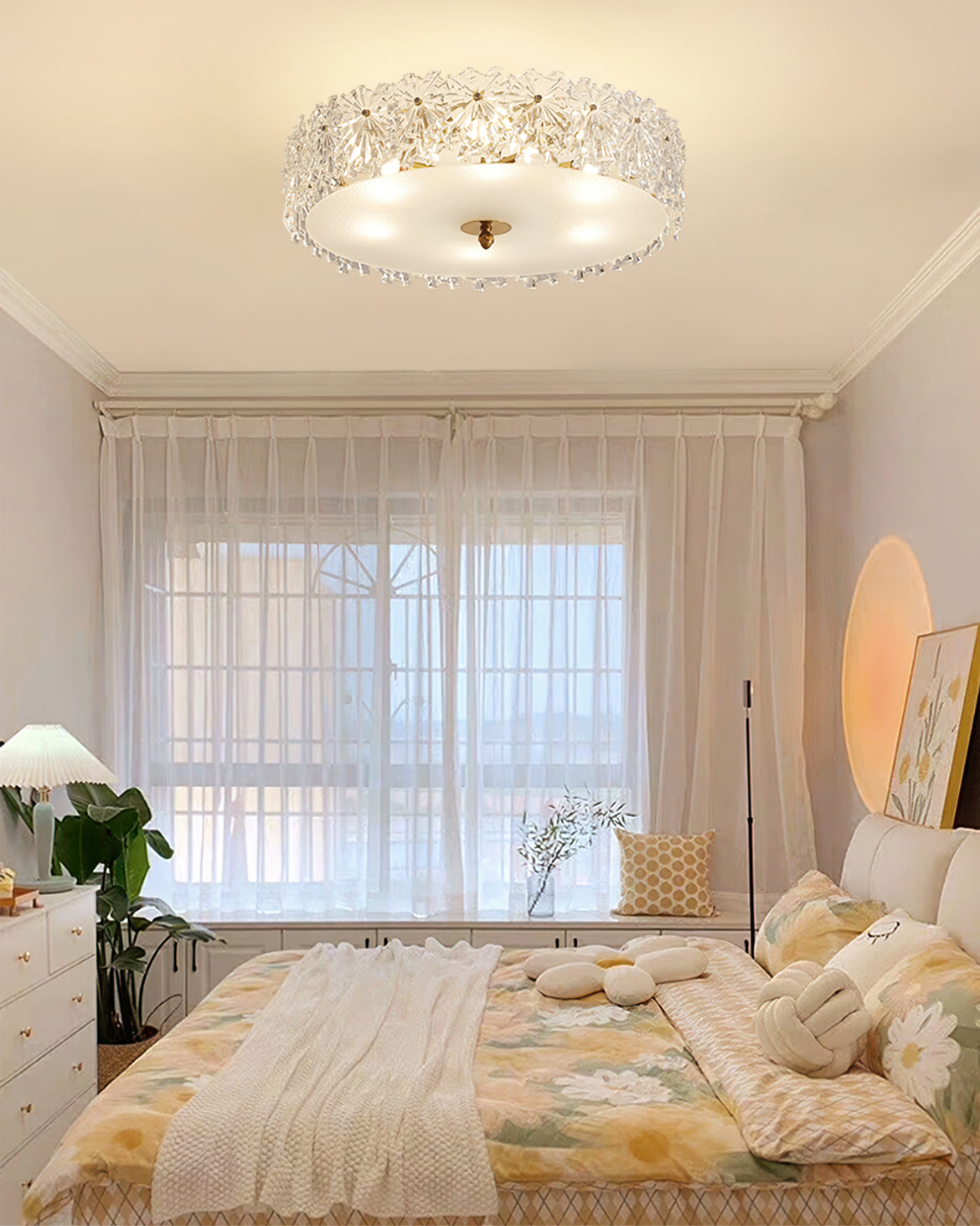FlurryLuxe - Ceiling Light with Elegant Snowflake Motifs