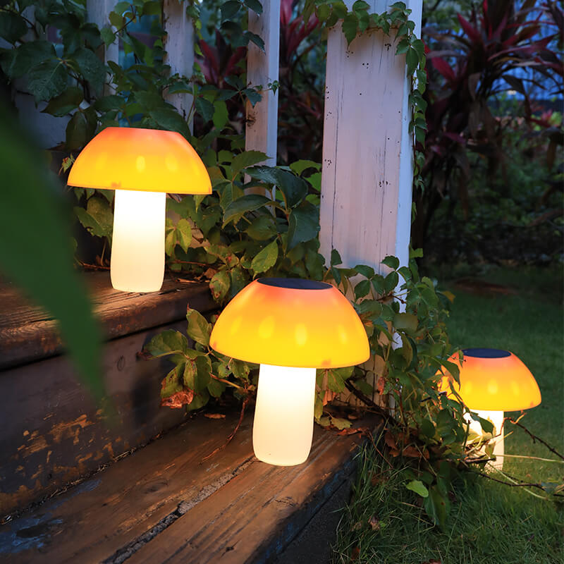 GlowShroom - Solar Garden Lantern