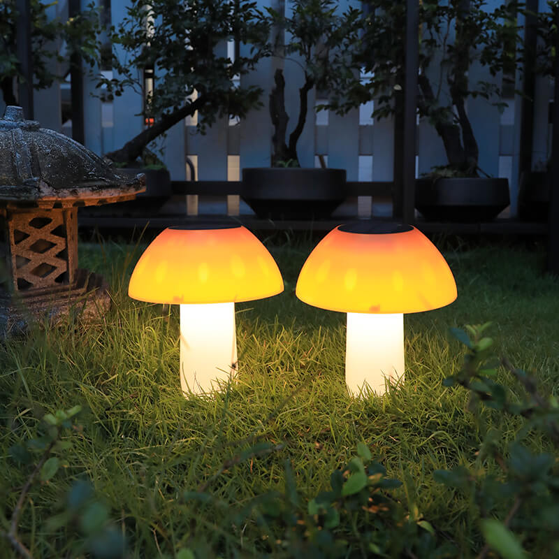 GlowShroom - Solar Garden Lantern