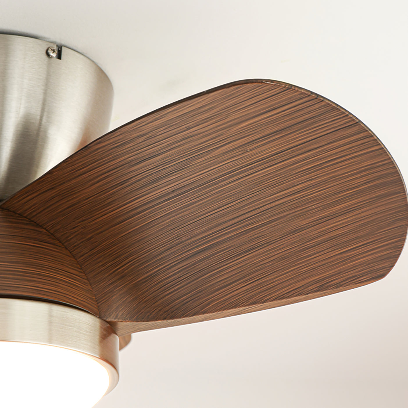 TalayaGlow - Ceiling Fan with Contemporary Design and Warm Lighting