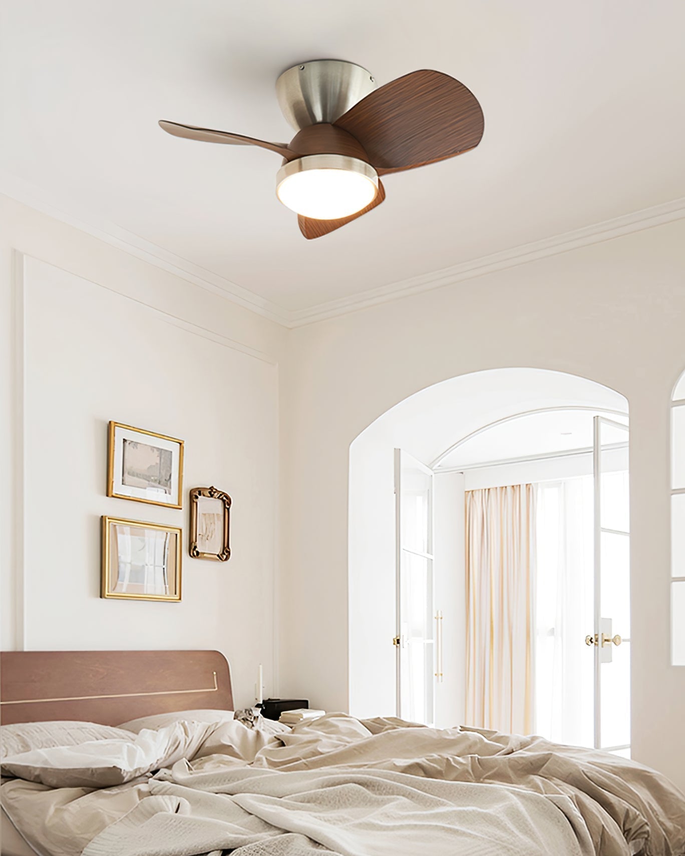TalayaGlow - Ceiling Fan with Contemporary Design and Warm Lighting