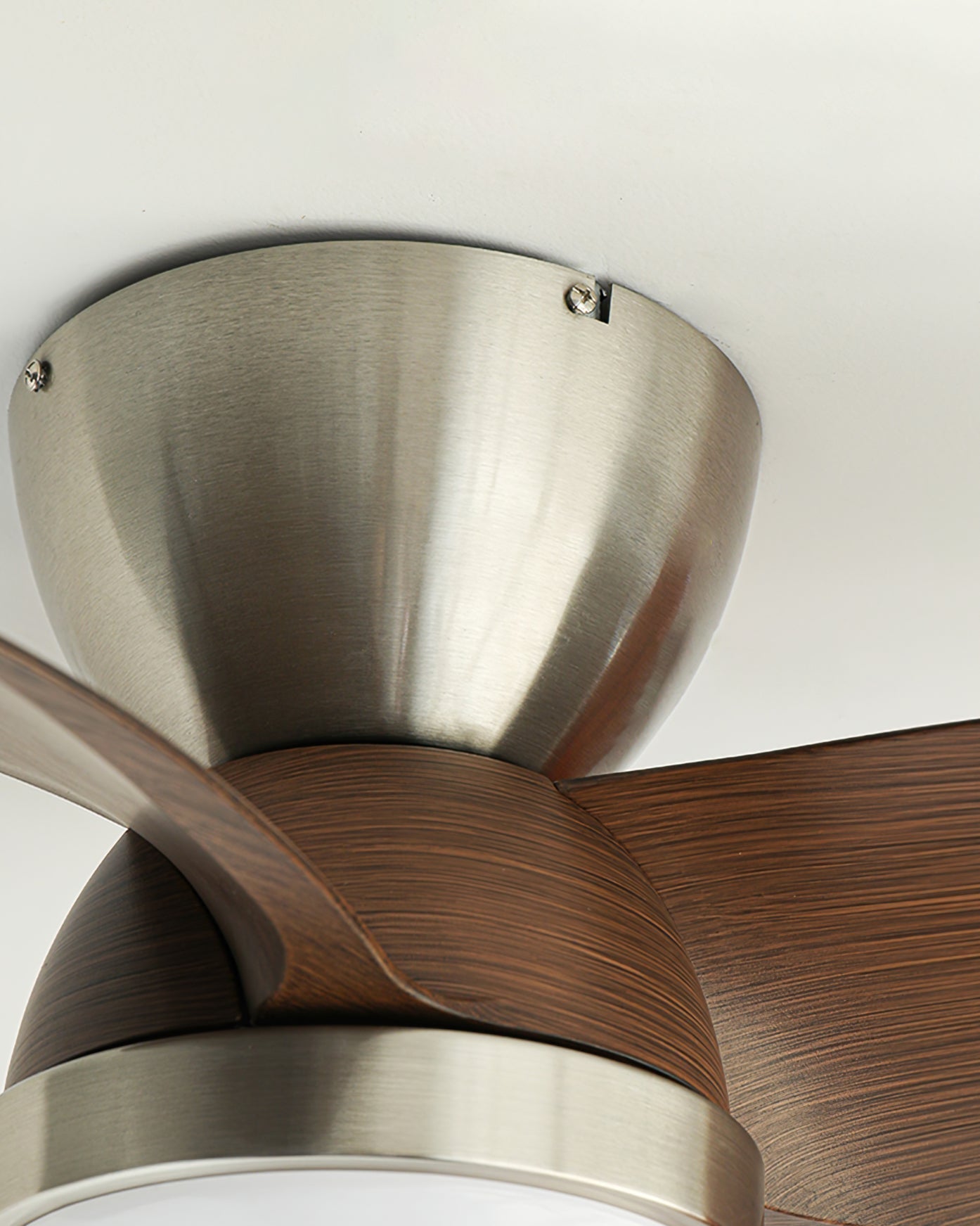 TalayaGlow - Ceiling Fan with Contemporary Design and Warm Lighting