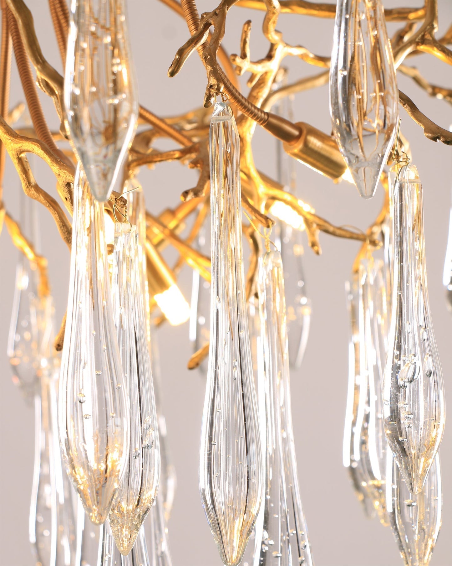 CrystalGlow - Ceiling Lamp with Radiant Droplet Crystals