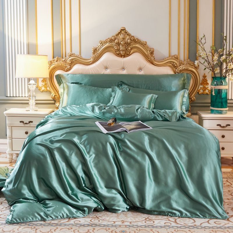 Thelittleesse™ Luxury 4-Piece Satin Bedding Set