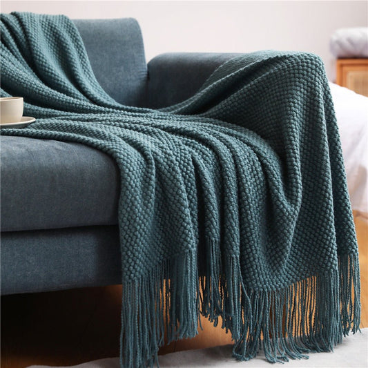 Thelittleesse™ Nordic Knitted Blanket – Soft & Cozy Scandinavian Throw for All Seasons