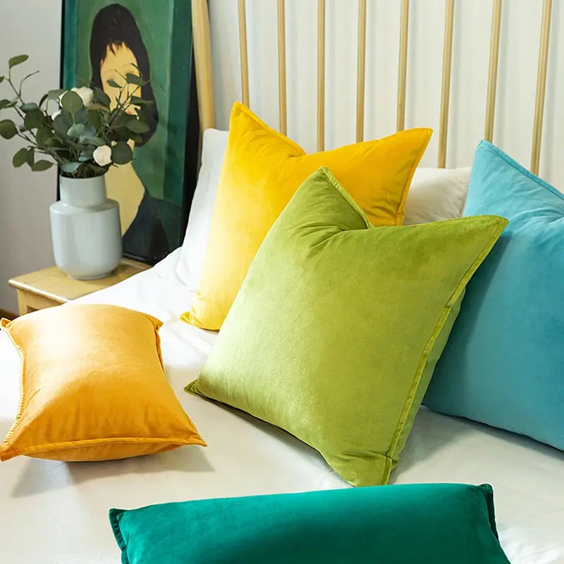 VelvetLux – Luxe Velvet Cushion Cover with Flannel Edge